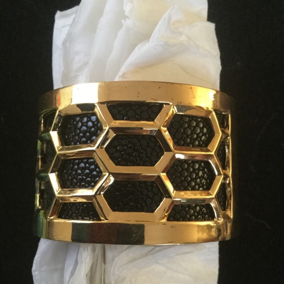 Kara Ross black stingray patterned bracelet - Picture 3 of 5